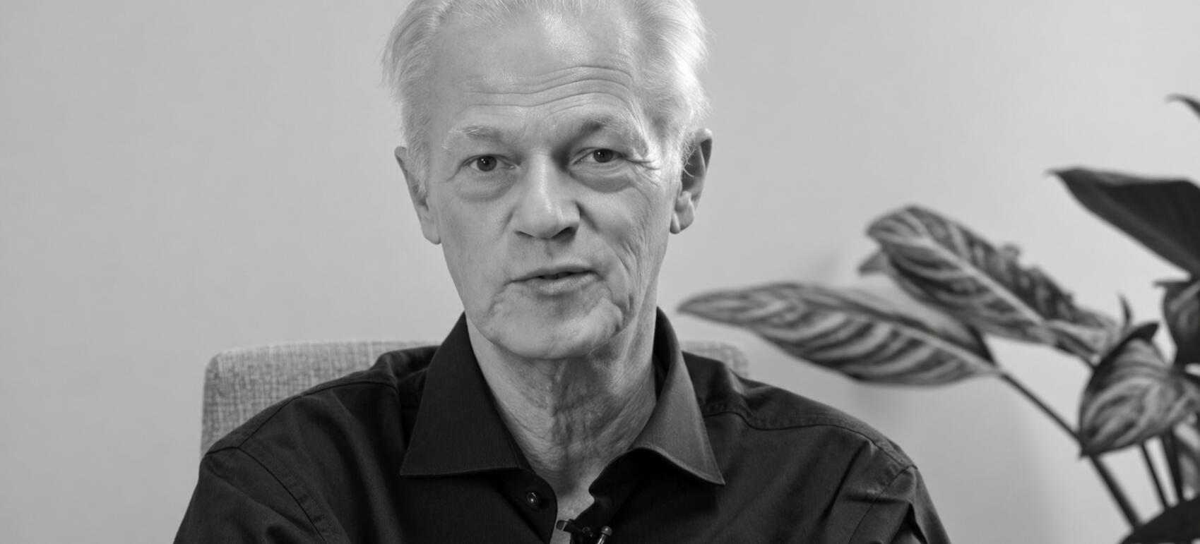 Dr R. Voll